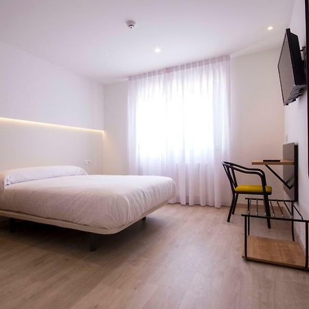U-Hotel Dario Lugo Bagian luar foto