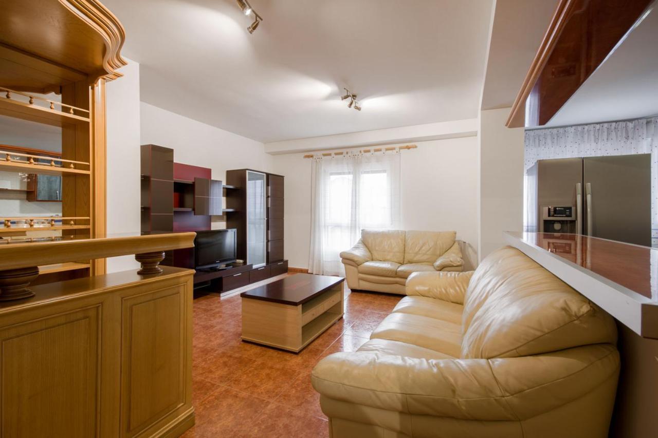 U-Hotel Dario Lugo Bagian luar foto