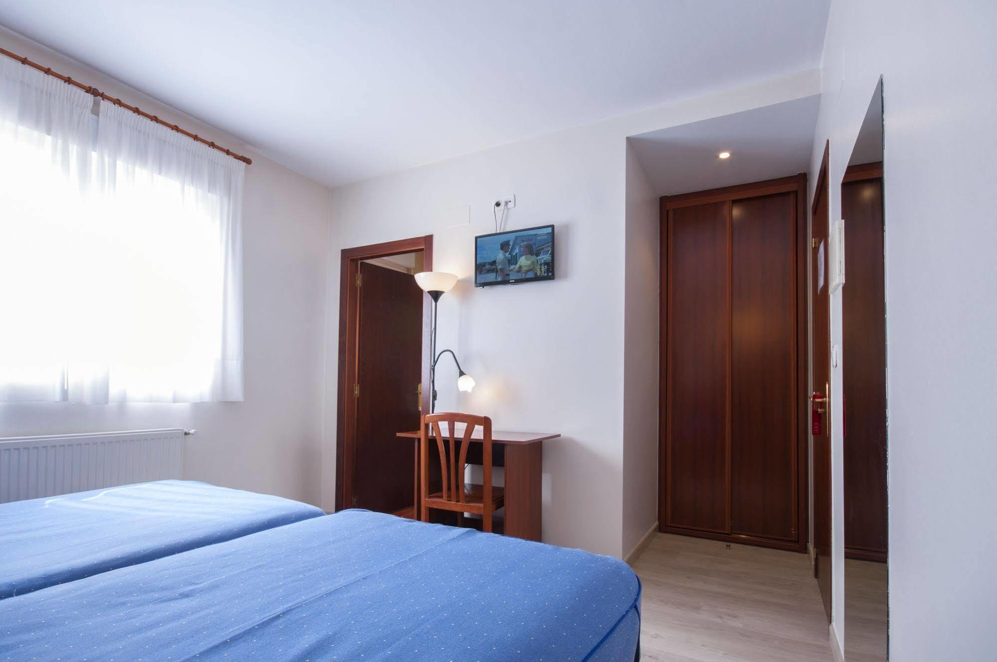 U-Hotel Dario Lugo Bagian luar foto