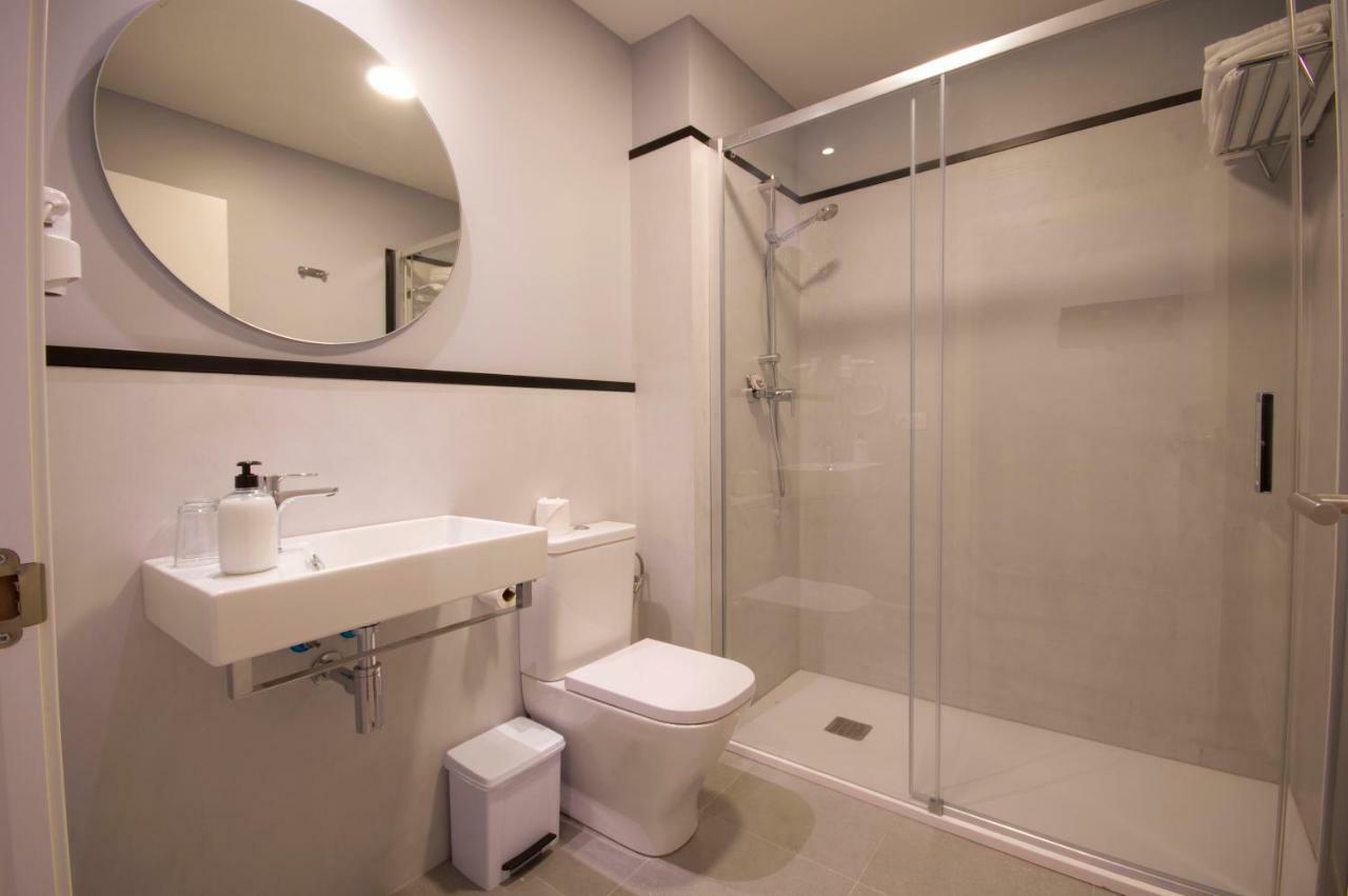 U-Hotel Dario Lugo Bagian luar foto