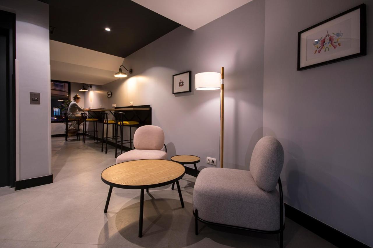 U-Hotel Dario Lugo Bagian luar foto